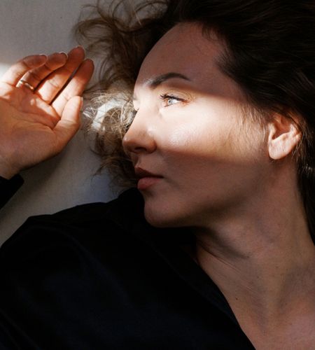 Why Are My Eyelashes Breaking? 5 Common Causes & How to Fix Them